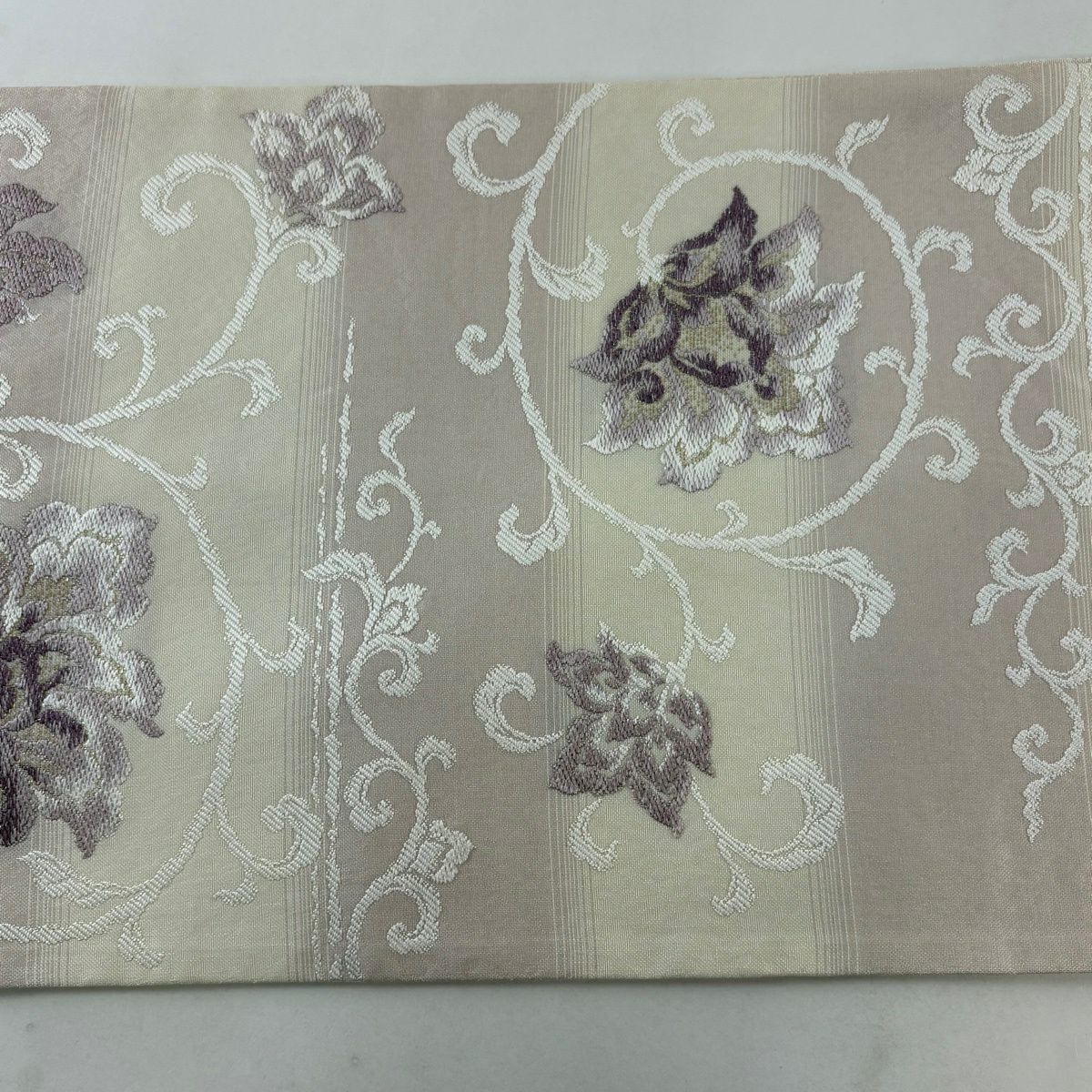 【美品】 袋帶 名品級 花唐草紋 段紋 金絲 金金箔 奶油 六通 純蠶絲