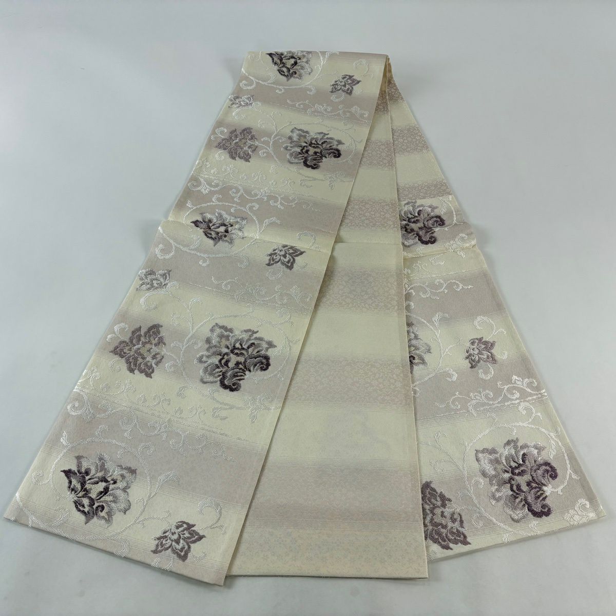 【美品】 袋帶 名品級 花唐草紋 段紋 金絲 金金箔 奶油 六通 純蠶絲