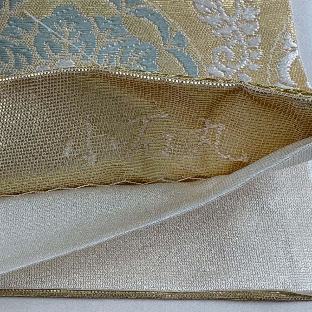 【美品】 袋帶 名品級 貝紫 小石丸 浮線綾文 華紋 金金箔 唐織 金色 六通 純蠶絲