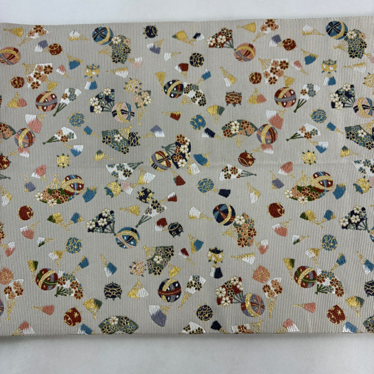 袋帶 名品級 千代紙圖案 扇子子 手毬 刺繡 金線 灰茶 六通 純蠶絲