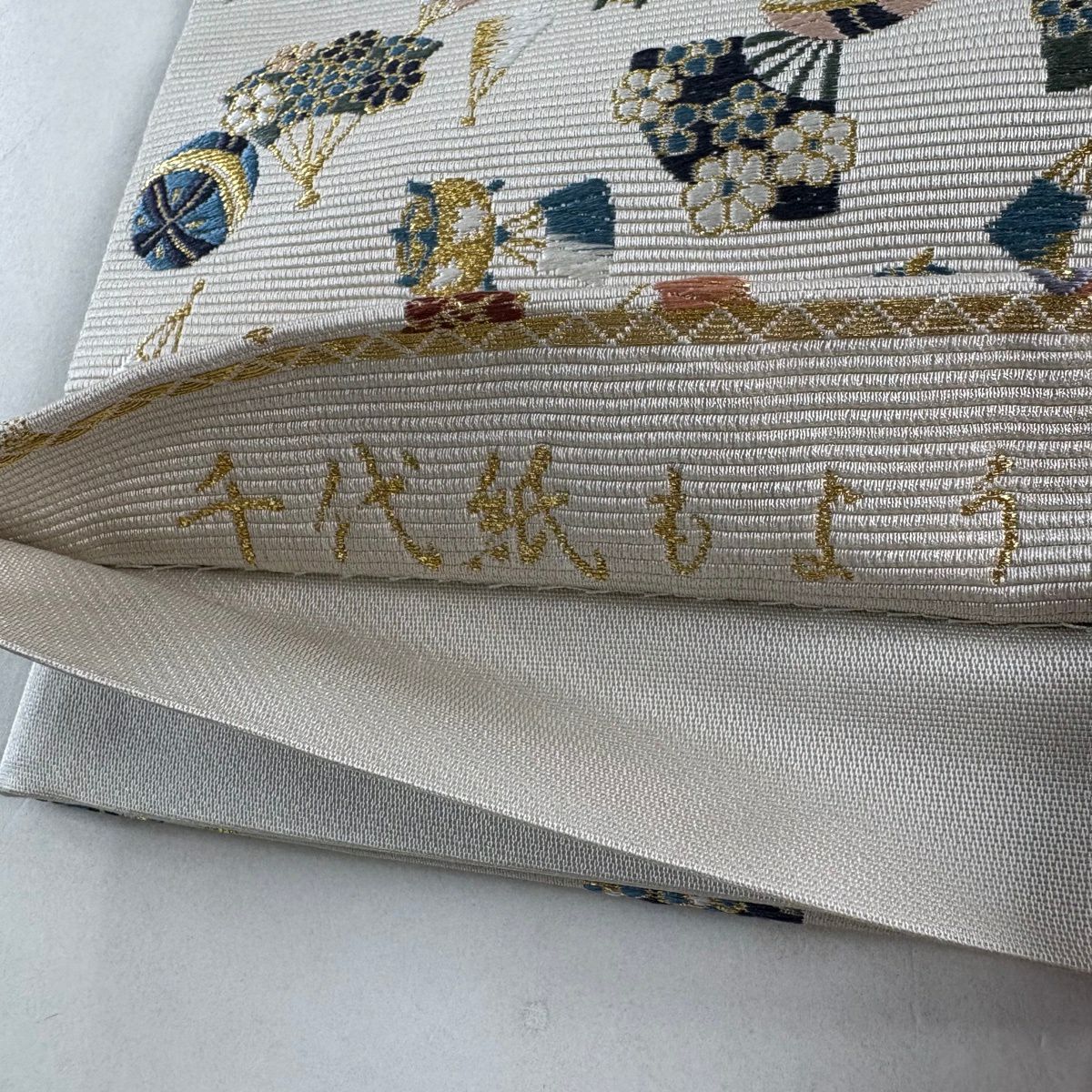 袋帶 名品級 千代紙圖案 扇子子 手毬 刺繡 金線 灰茶 六通 純蠶絲
