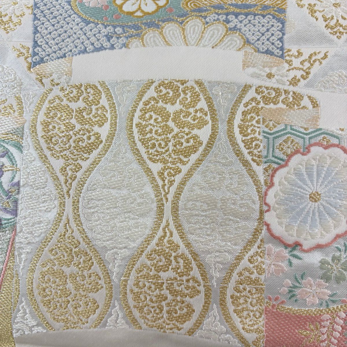 【美品】 袋帶 名品級 草花紋紋 有職文樣 金絲 金金箔 米色 六通 純蠶絲