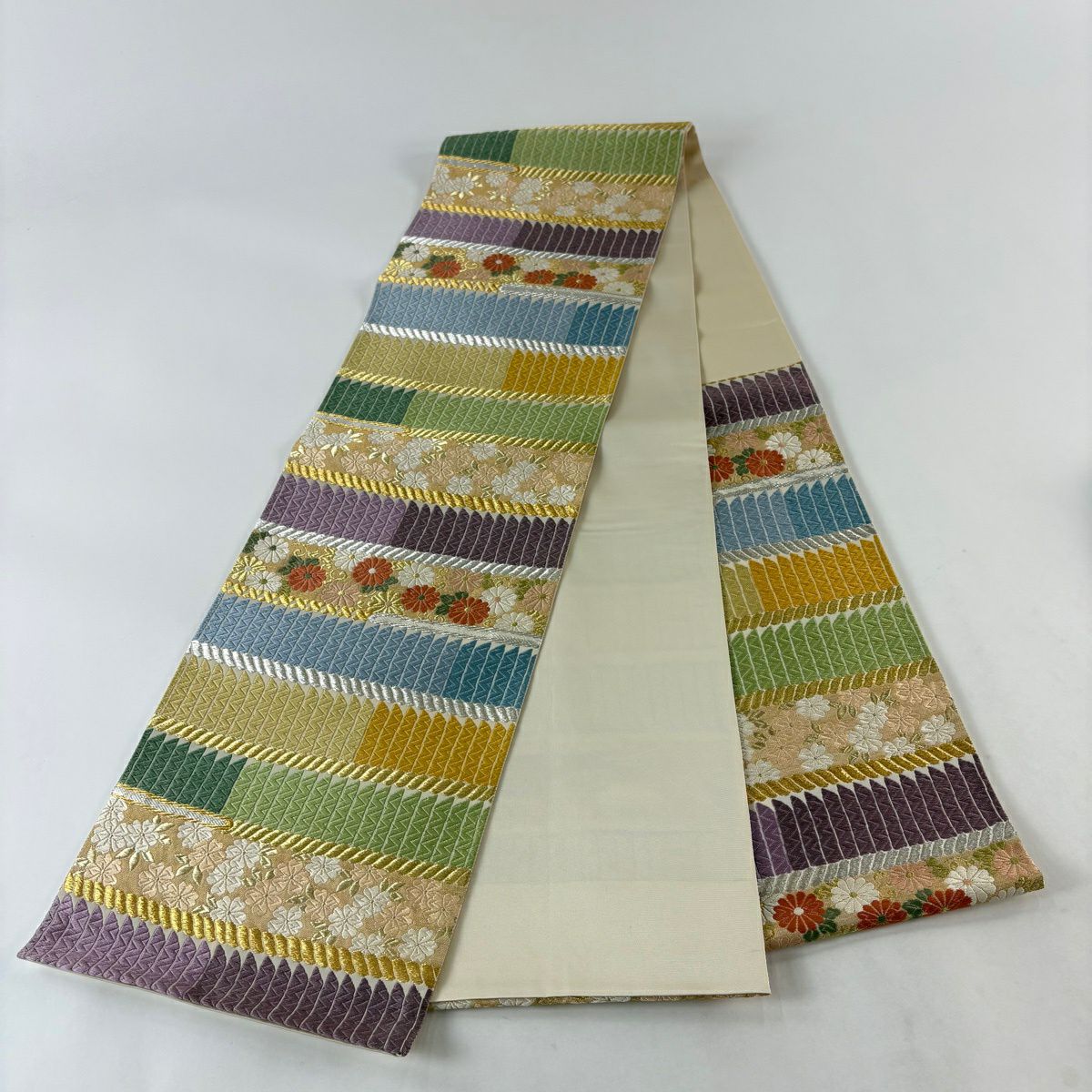 【美品】 袋帶 名品級 菊花花 櫻花 金銀彩 刺繡 米色 六通 純蠶絲