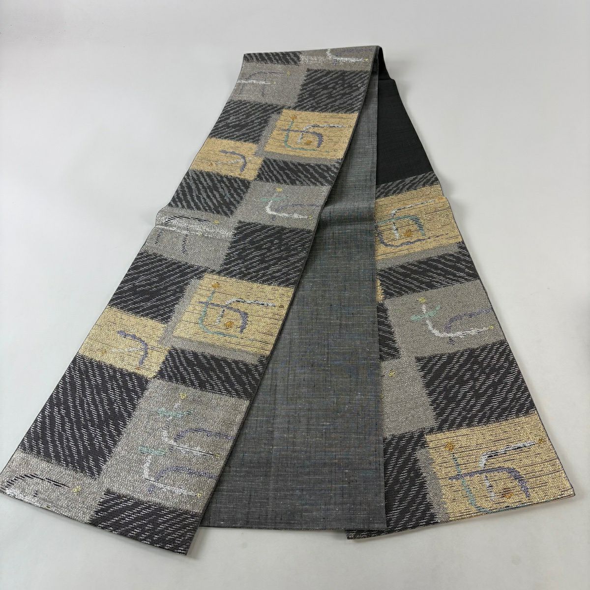 【美品】 袋帶 名品級 大島紬織美術館 幾何學 金金箔 灰 深藍 六通 純蠶絲