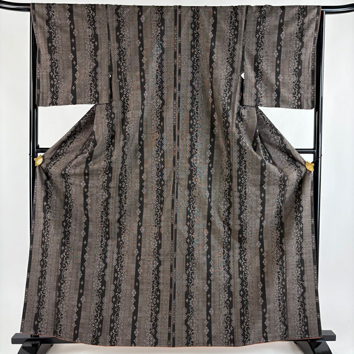 【美品】 大島織 身長163cm 袖長65.5cm M 雙層 純泥染 證書附帶 花唐草紋 紋條 焦茶 正蠶絲 名品級