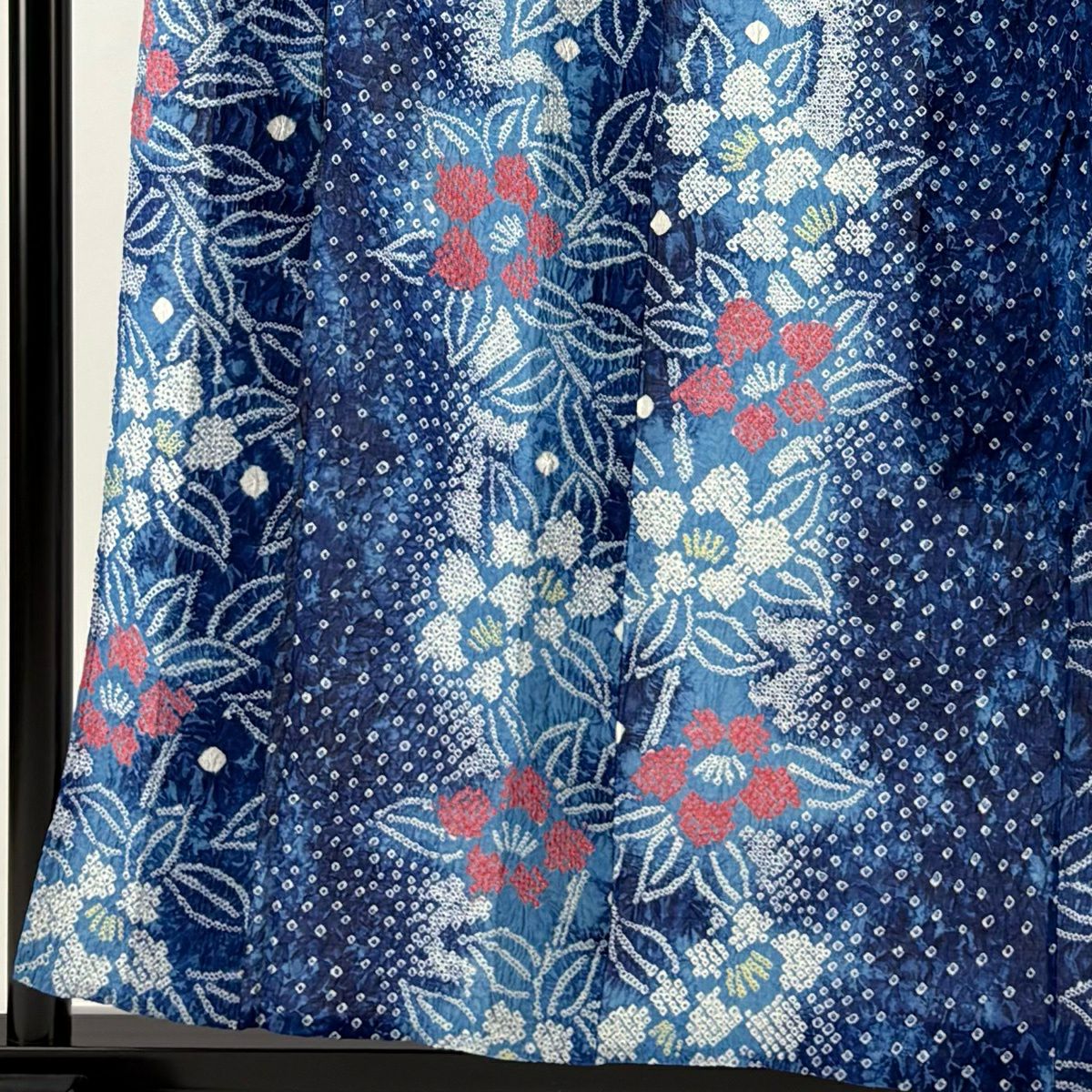【美品】 浴衣 身長159.5cm 袖長67cm M 絞染浴衣 草花紋 深藍 純棉 名品級
