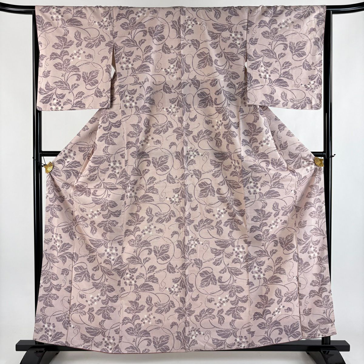 【美品】 小紋 身長161cm 袖長65.5cm M 雙層 川村久太郎 結城紬織地 落款あり 證書あり 葉與實 薄粉紅 純蠶絲 名品級