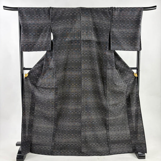 【美品】紬織 身長173cm 袖長68.5cm L 薄物 結城紬織地 はたおり娘 やまと 證書あり 縞 菱 黑 純蠶絲 逸品級