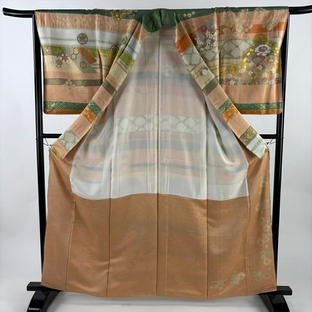 訪問服 身長163cm 袖長66cm M 雙層 松樹井青青 落款 草花紋紋 ヱ霞 金絲 金銀彩 淺橙色 純蠶絲 逸品級