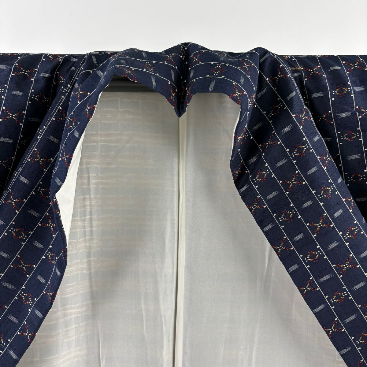 【美品】 紬織 身長161cm 袖長65cm M 雙層 縞紋 幾何圖案 花織 深藍 純蠶絲 逸品級