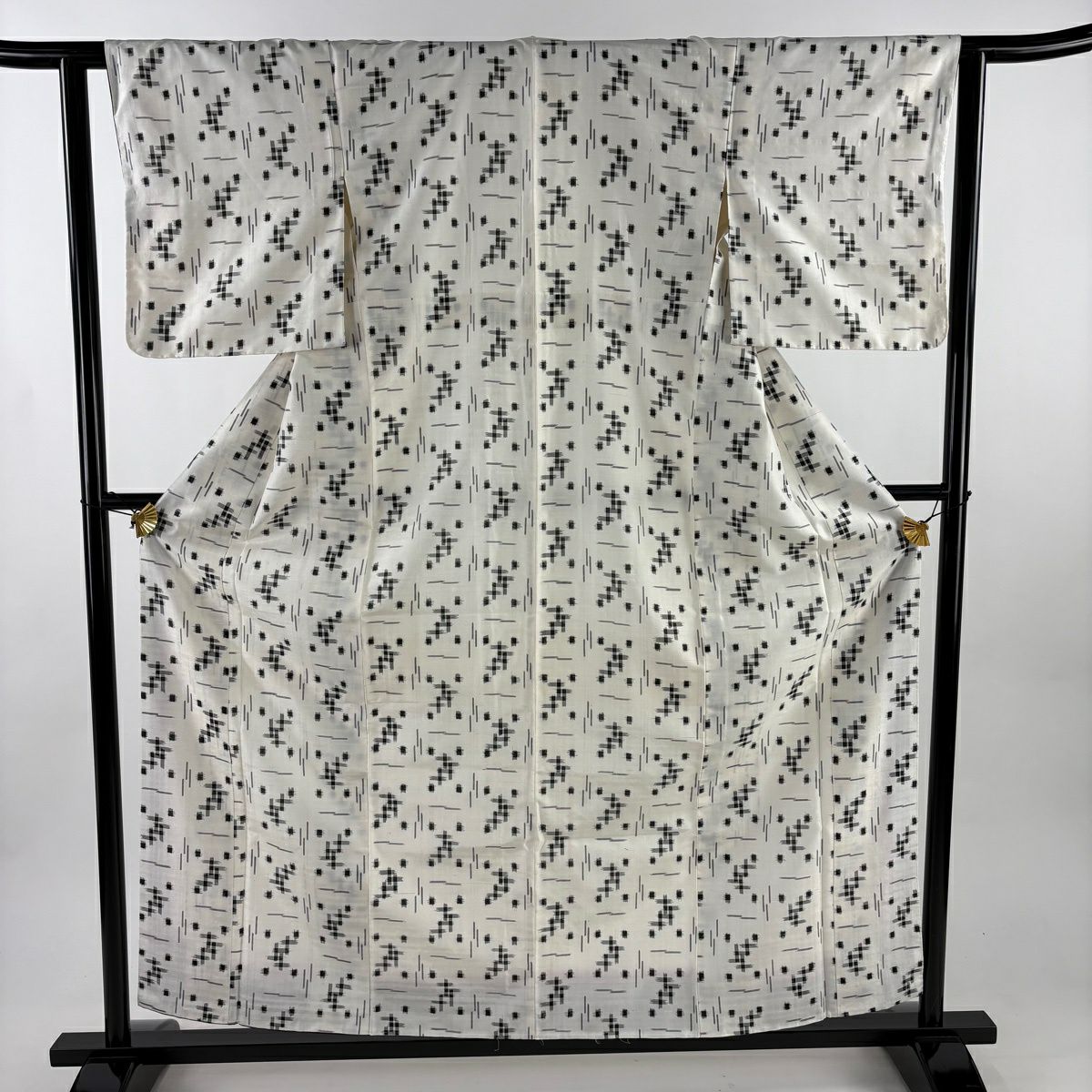 【美品】 紬織 身長157.5cm 袖長62cm S 雙層 本場琉球 絣花紋 幾何圖案 白 純蠶絲 逸品級
