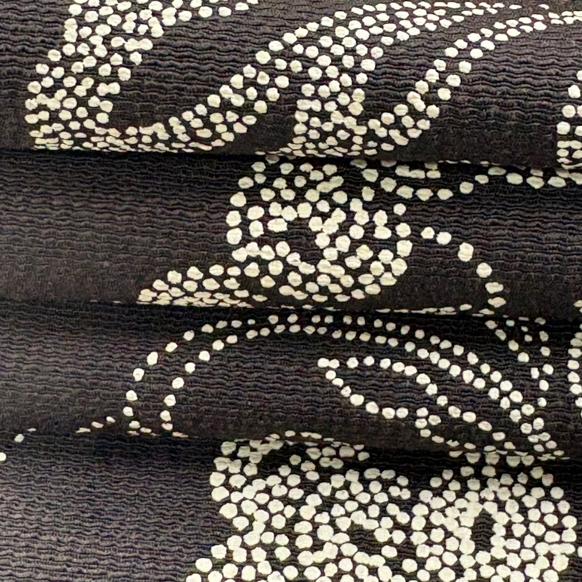 【美品】 開口名古屋帶 逸品級 葡萄唐草紋葉 焦茶 純蠶絲