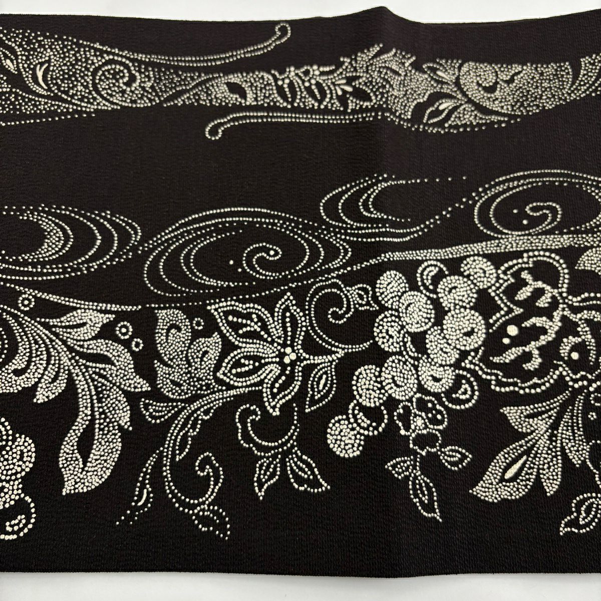 【美品】 開口名古屋帶 逸品級 葡萄唐草紋葉 焦茶 純蠶絲