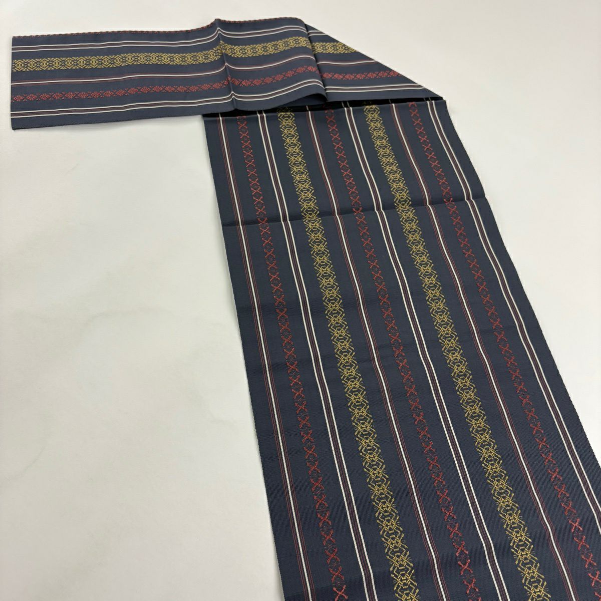 【美品】 名古屋帶 逸品級 八寸名古屋帶 松樹葉仕立 雜紋 幾何圖案 深藍黑 純蠶絲