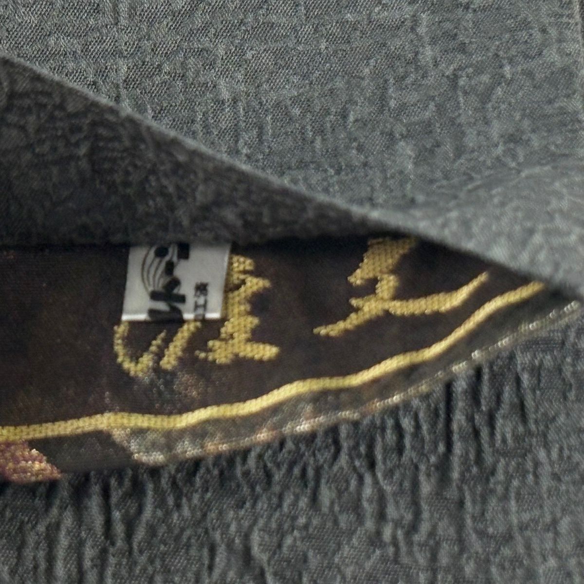【美品】 袋帶 逸品級 渡文 落款あり 斜紋 鱗 金絲 金金箔 焦茶 六通 純蠶絲