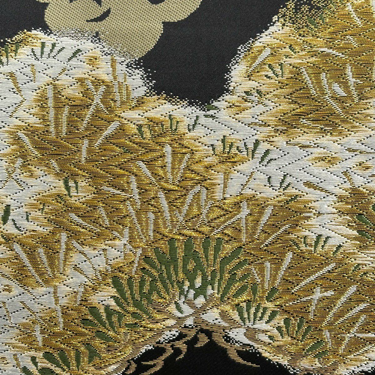 【美品】 袋帶 逸品級 上野為二 落款 松樹 唐織 金絲 黑 お太鼓圖案 純蠶絲
