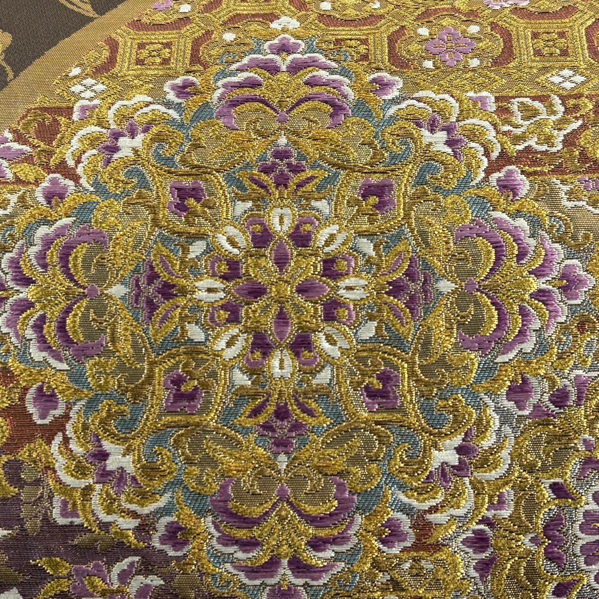 【美品】 袋帶 逸品級 じゅらく 落款あり 帝王紫 華紋 花唐草紋 金糸 金茶 お太鼓柄 純蠶絲