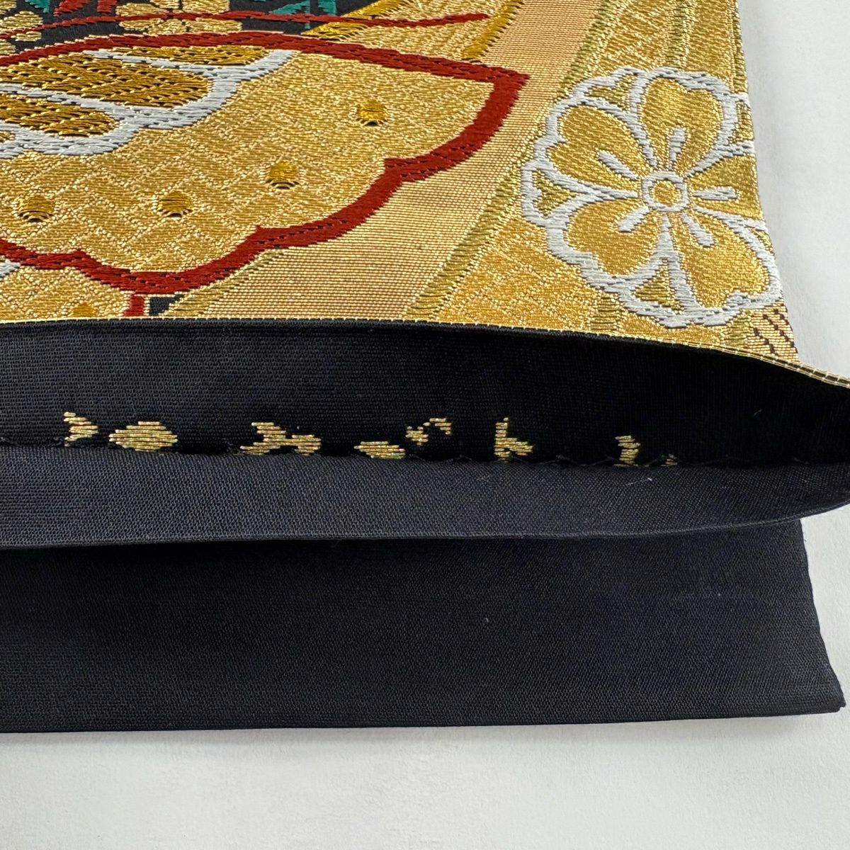【美品】 袋帶 秀品級 蝴蝶 束熨斗紋 金絲 唐織 黑 六通 純蠶絲