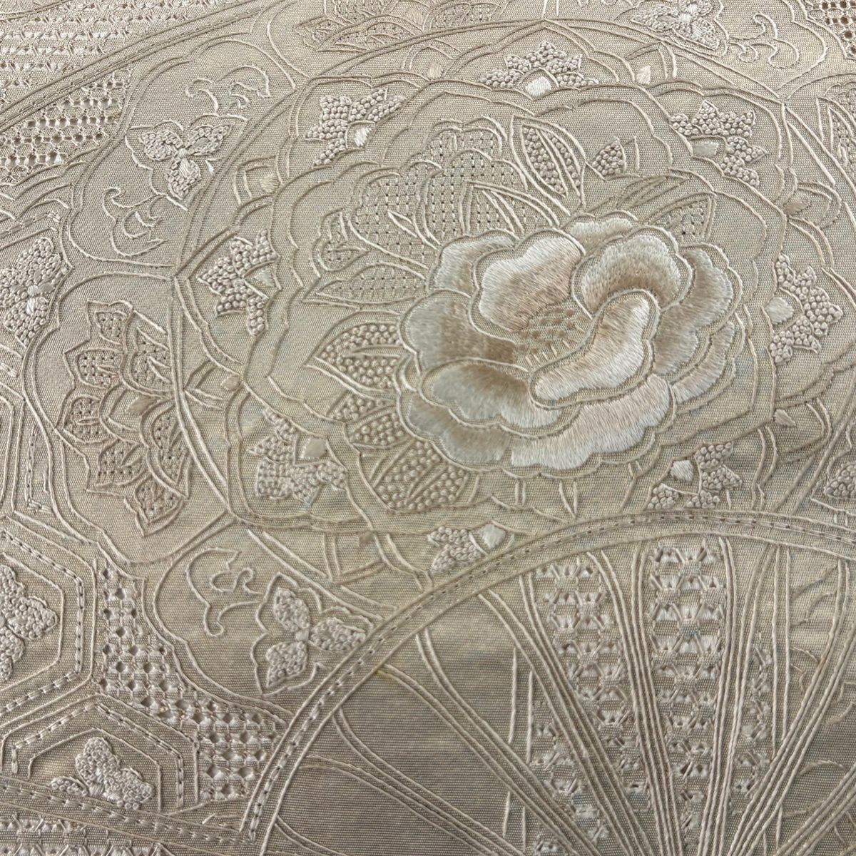 【美品】 袋帶 秀品級 扇子 草花紋刺繡 金金箔 金色 大鼓圖案 純蠶絲