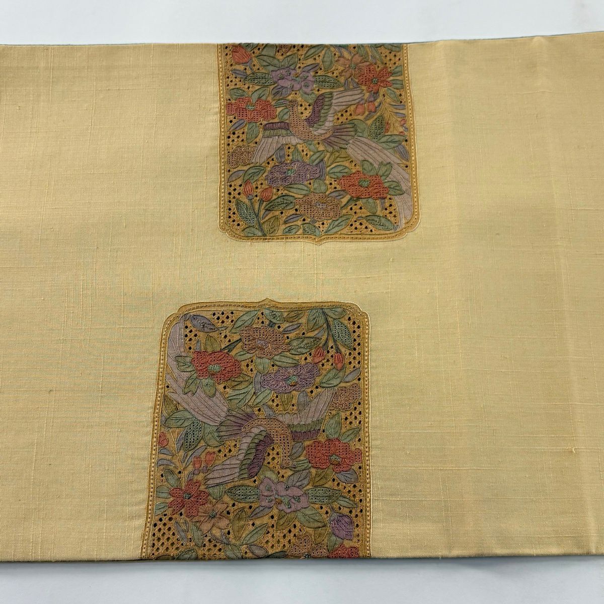 【美品】 袋帶 秀品級 紬織織 花鳥 刺繡 金彩裝飾 淺黃 お太鼓圖案 純蠶絲