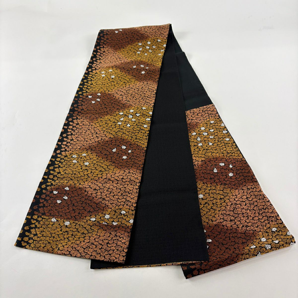 【美品】 袋帶 秀品級 干支 幾何學 刺繡 黑 六通 純蠶絲