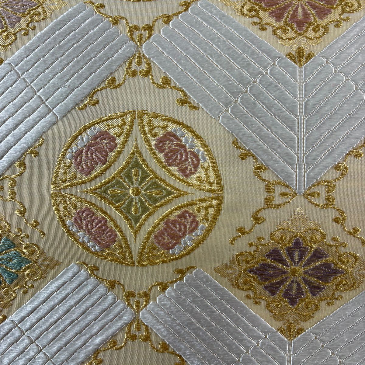 【美品】 袋帶 名品級 七寶紋 花刺繡 金絲 米色 六通 純蠶絲
