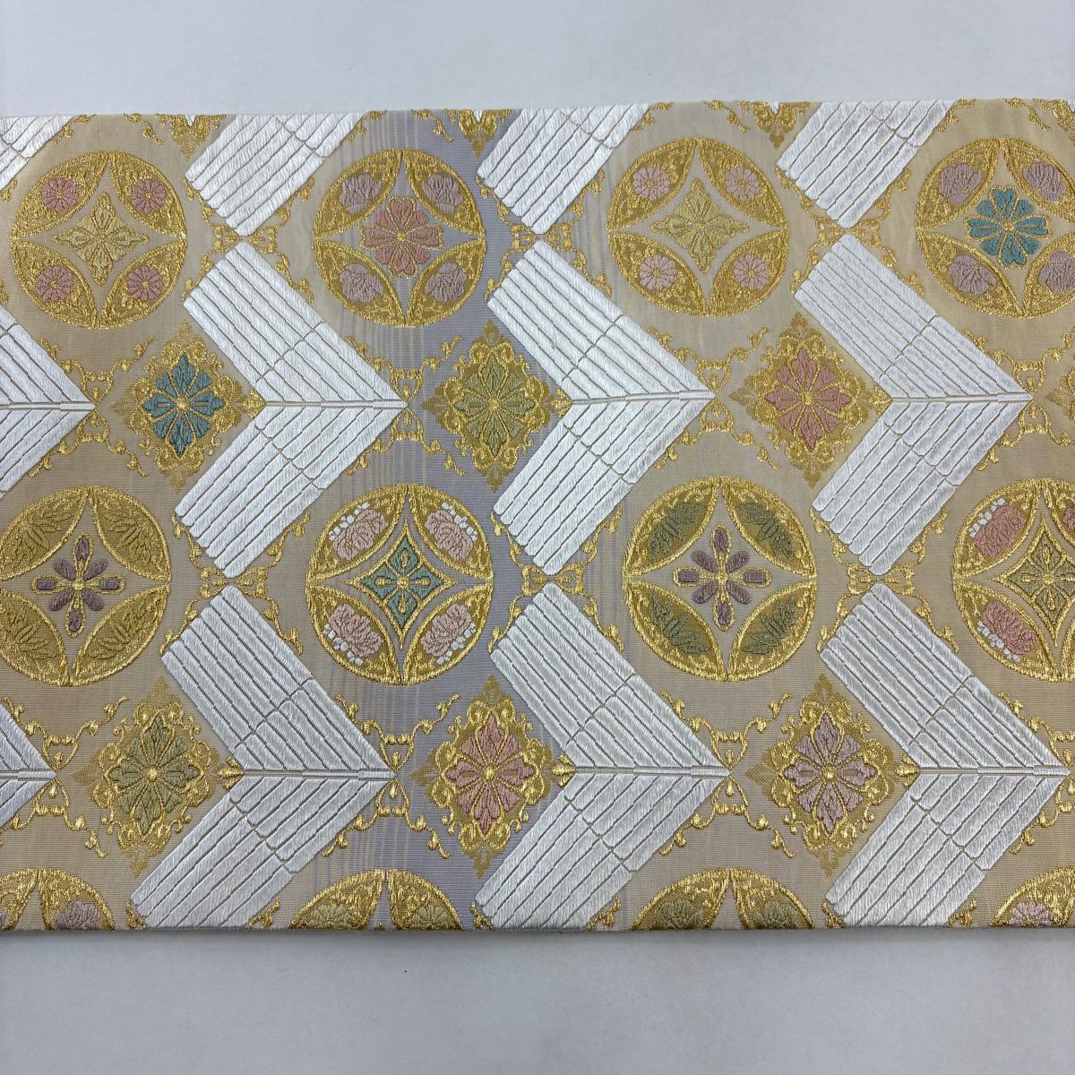【美品】 袋帶 名品級 七寶紋 花刺繡 金絲 米色 六通 純蠶絲