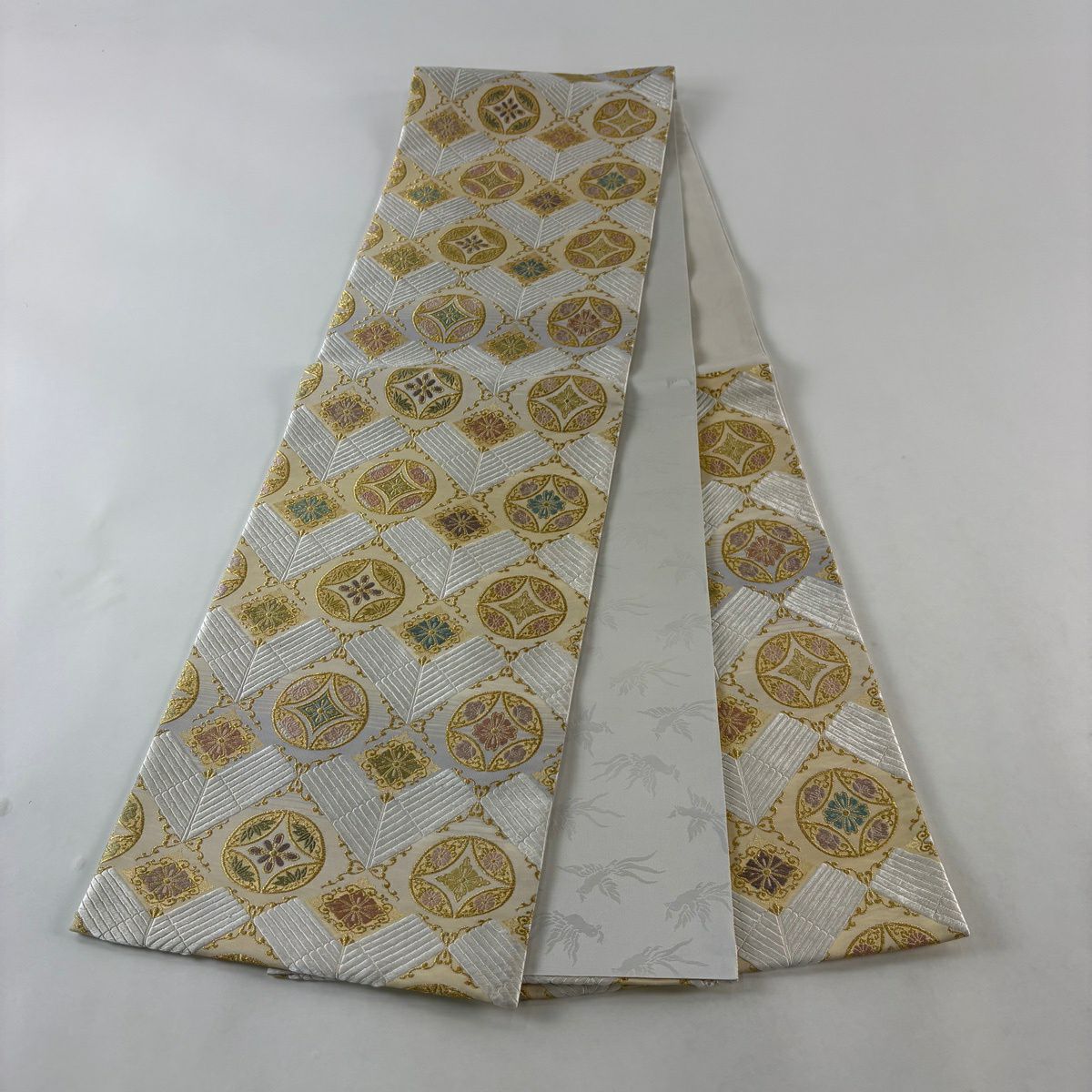 【美品】 袋帶 名品級 七寶紋 花刺繡 金絲 米色 六通 純蠶絲