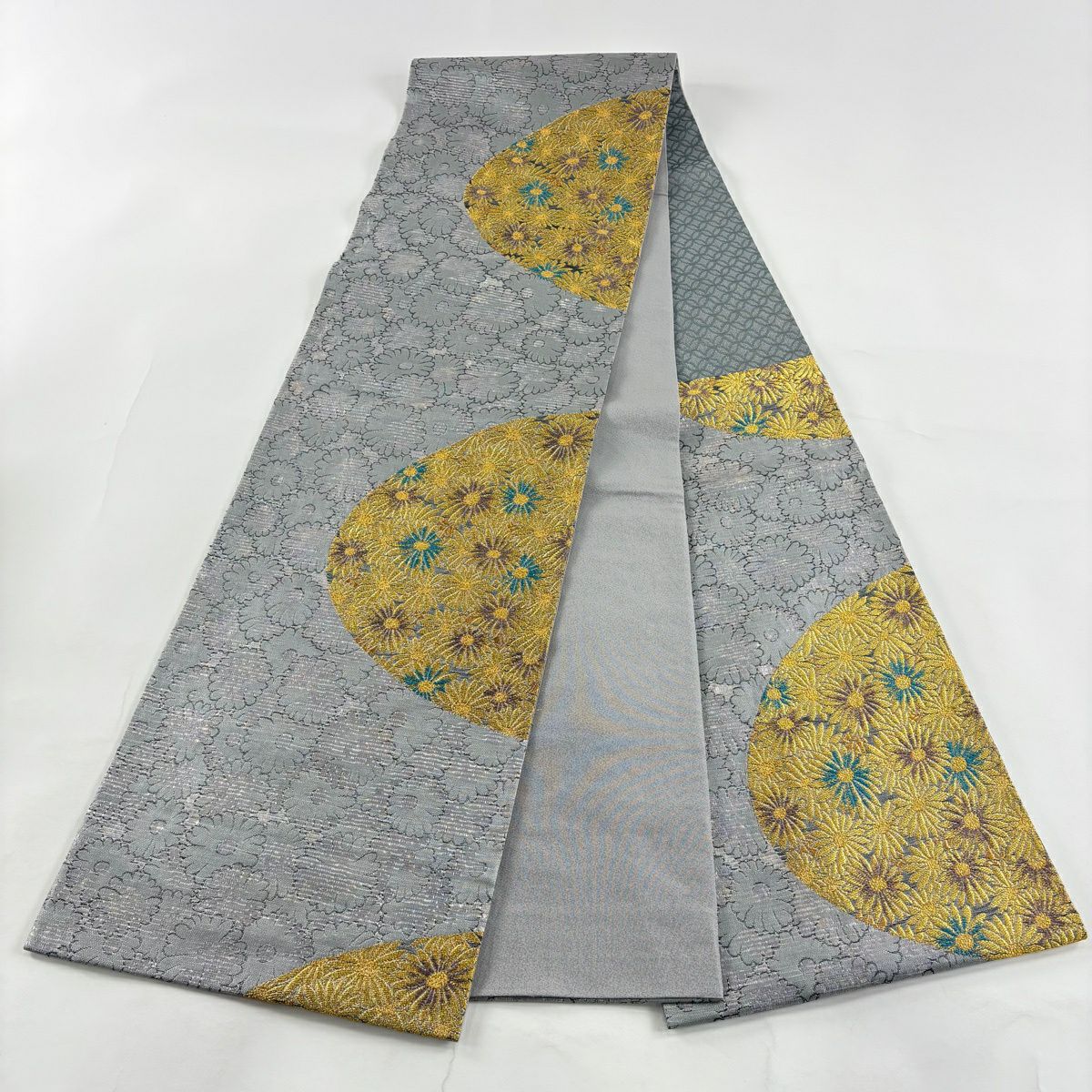 【美品】 袋帶 秀品級 附有落款 菊花花 金銀彩 刺繡 灰色 六通 純蠶絲