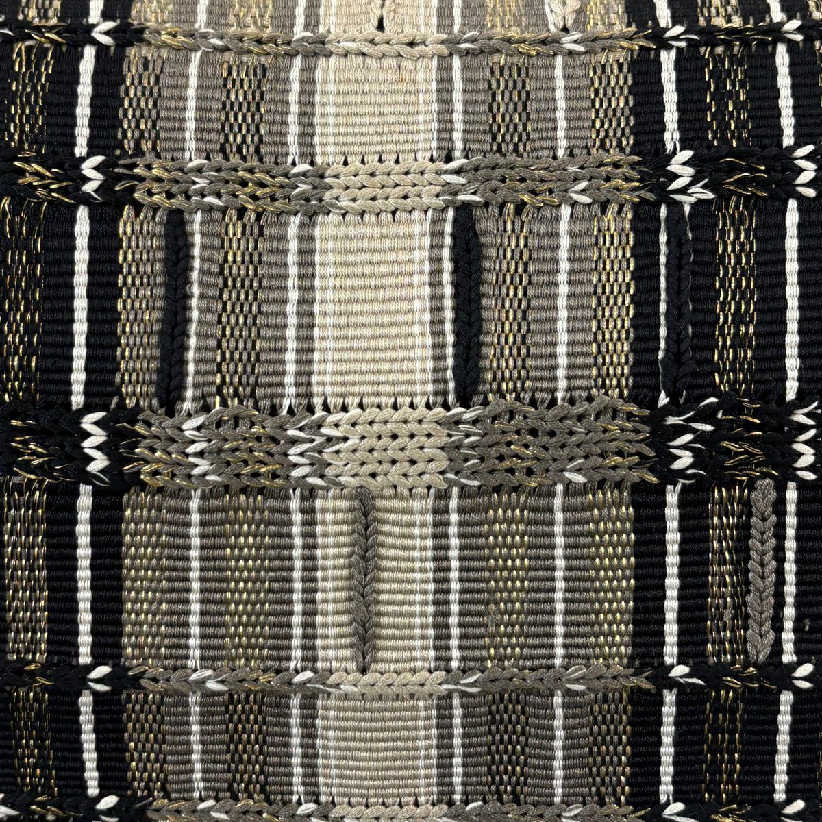 【美品】 袋帶 秀品級 格子 縞 金絲 黑 お太鼓圖案 純蠶絲