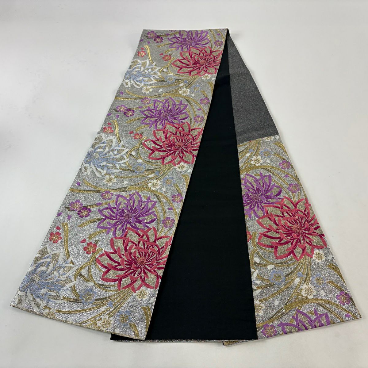 【美品】 袋帶 秀品級 振袖禮服禮服用 亂菊花花集 金絲 金金箔 銀 六通 純蠶絲
