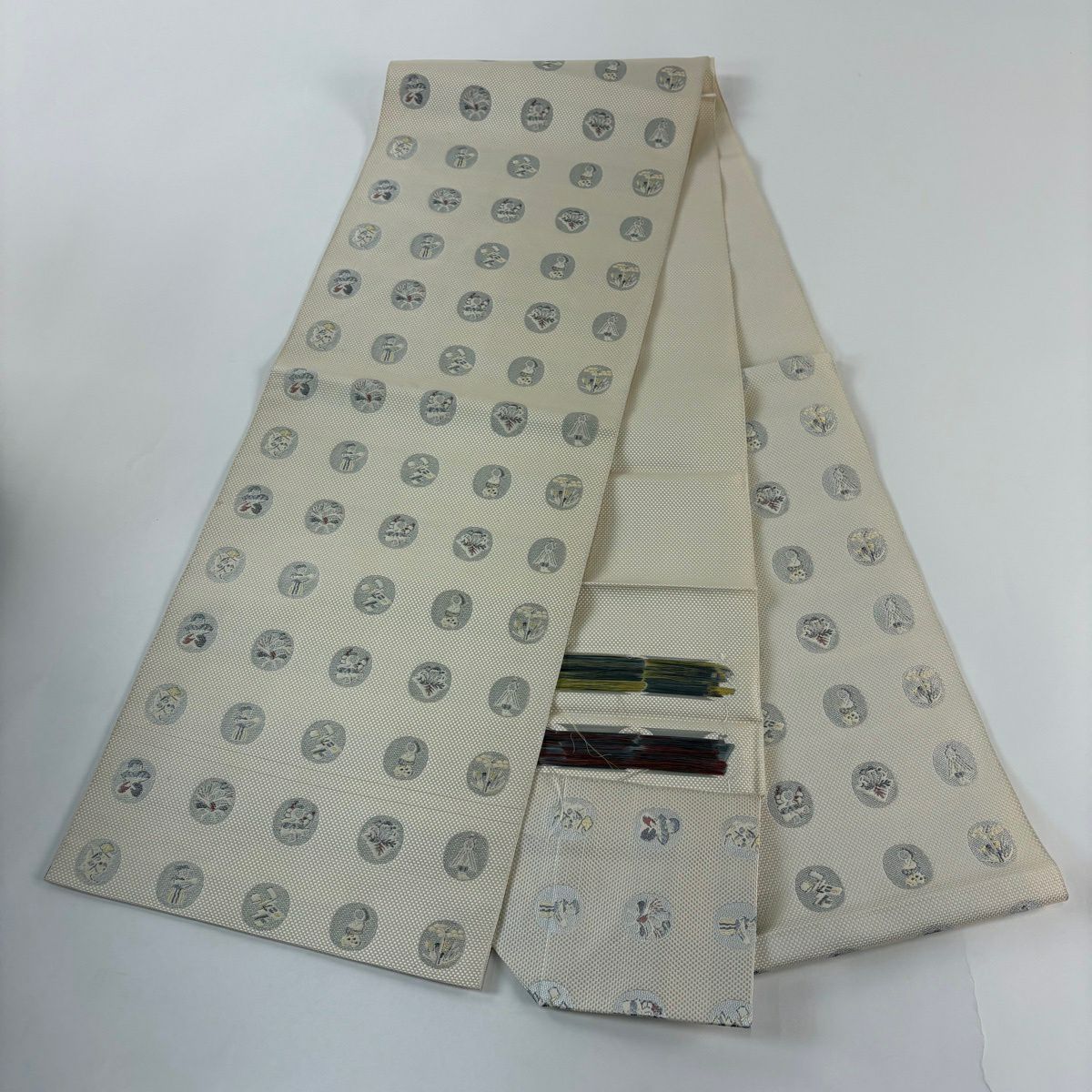 【美品】名古屋帶 優品級 八寸名古屋帶 松樹葉裁縫 圓文 草花紋紋 奶油色 純蠶絲