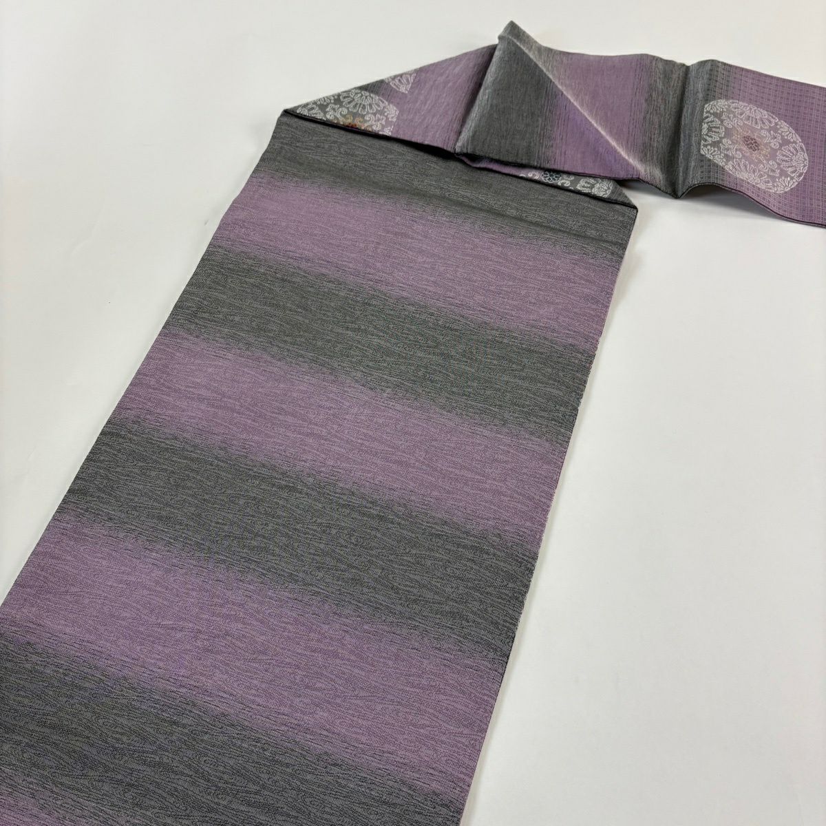 【美品】 名古屋帶 優品級 浮線綾紋 段紋 金絲 淺紫 純蠶絲