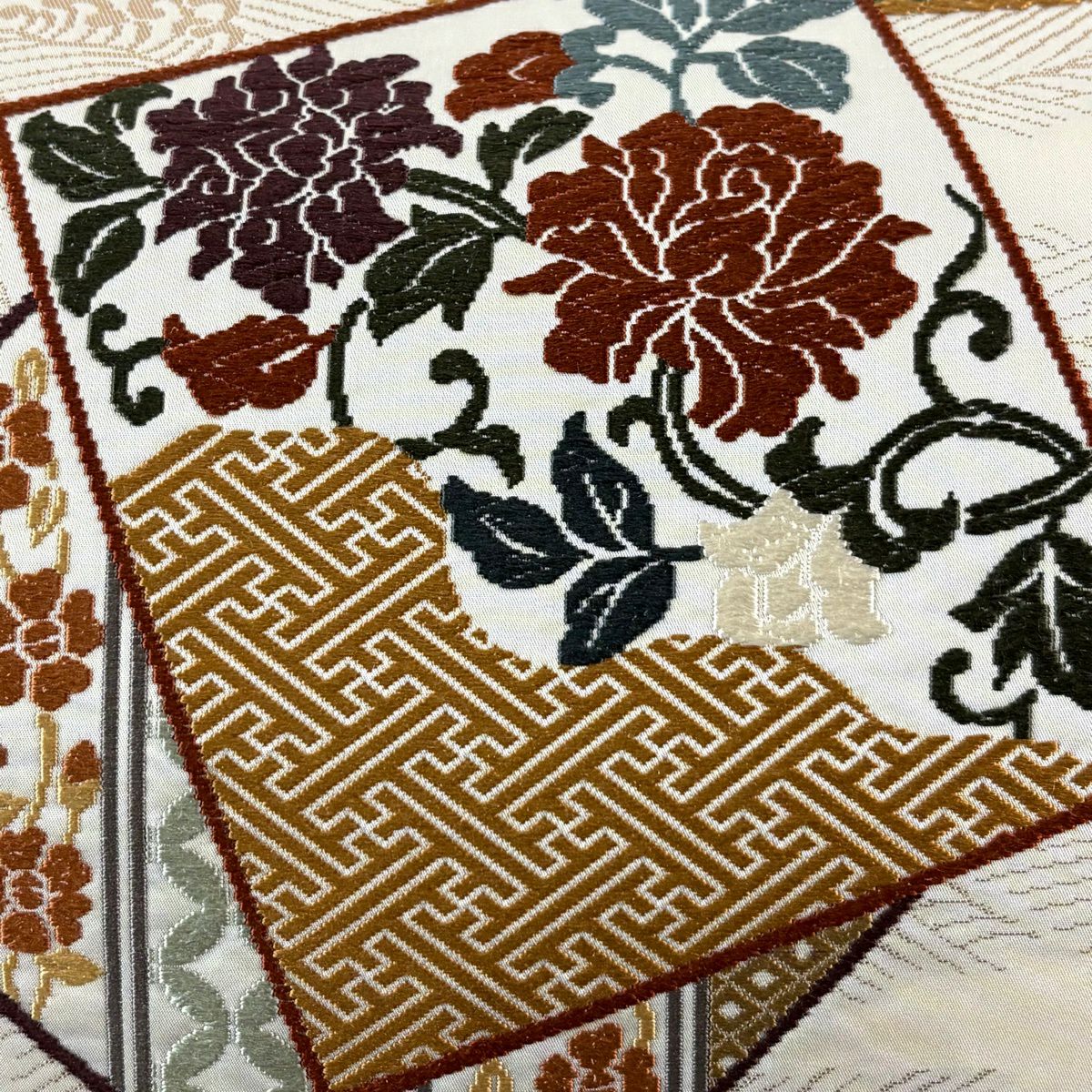 【美品】 袋帶 秀品級 名物裂色紙紋 草花紋紋 唐織 金金箔 米色 六通 純蠶絲