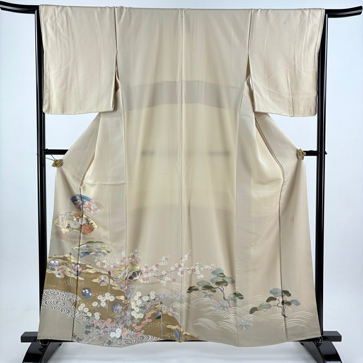 色留袖禮服 身長160cm 袖長66.5cm M 雙層 落款あり 扇子面 草花紋 金絲 金銀彩 淺茶 純蠶絲 秀品級 三つ紋