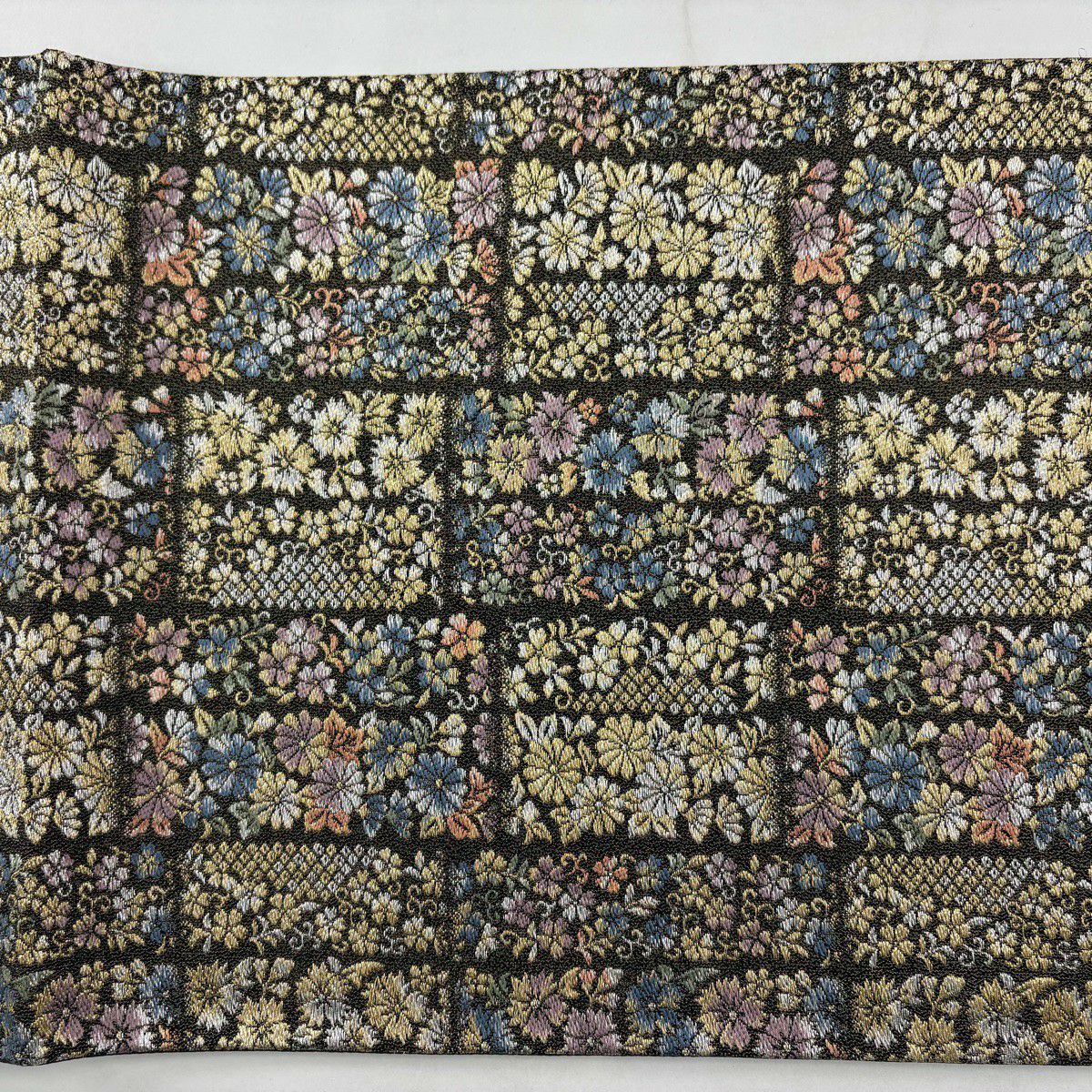 【美品】 袋帶 秀品級 草花紋 花唐草紋 金銀彩 焦茶 六通 純蠶絲