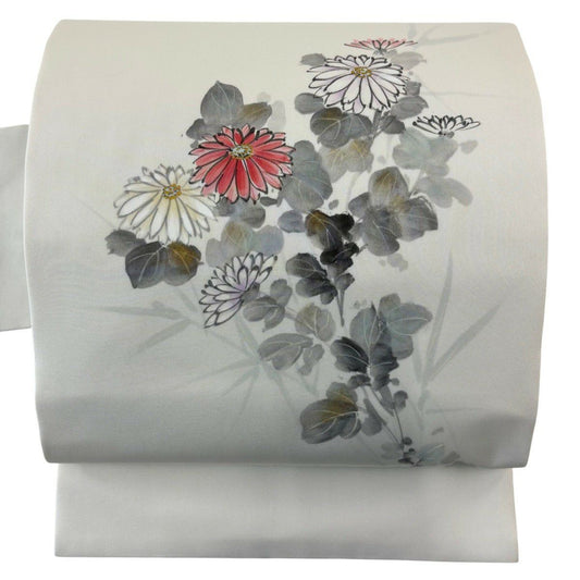 【美品】 名古屋帶 秀品級 附落款 旭仙 菊花 金彩裝飾 灰白 純蠶絲