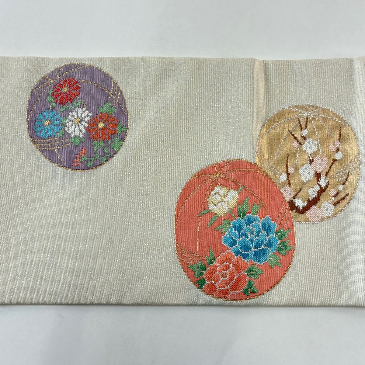 【美品】 名古屋帶 秀品級 手鞠 草花紋 銀通 金銀絲 灰白 純蠶絲
