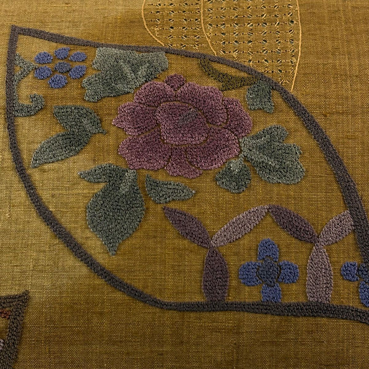 【美品】 名古屋帶 秀品級 紬織織 葉柄 牡丹 刺繡 茶綠 純蠶絲