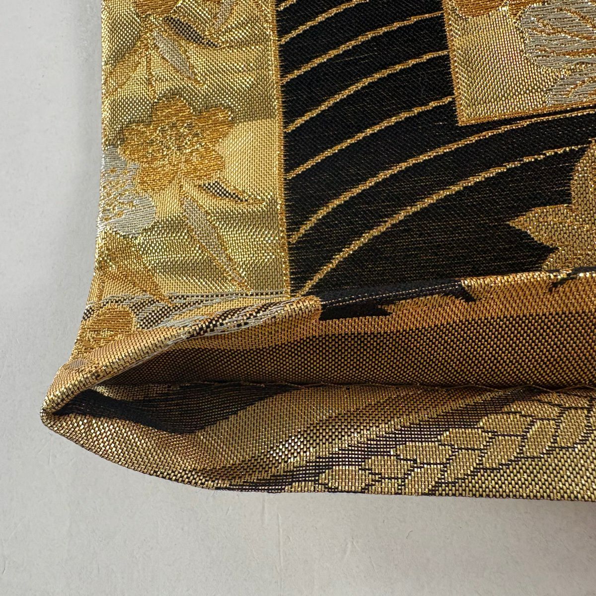 【美品】 袋帶 秀品級 牡丹 尾長鳥 金金箔 金絲 黑 六通 純蠶絲