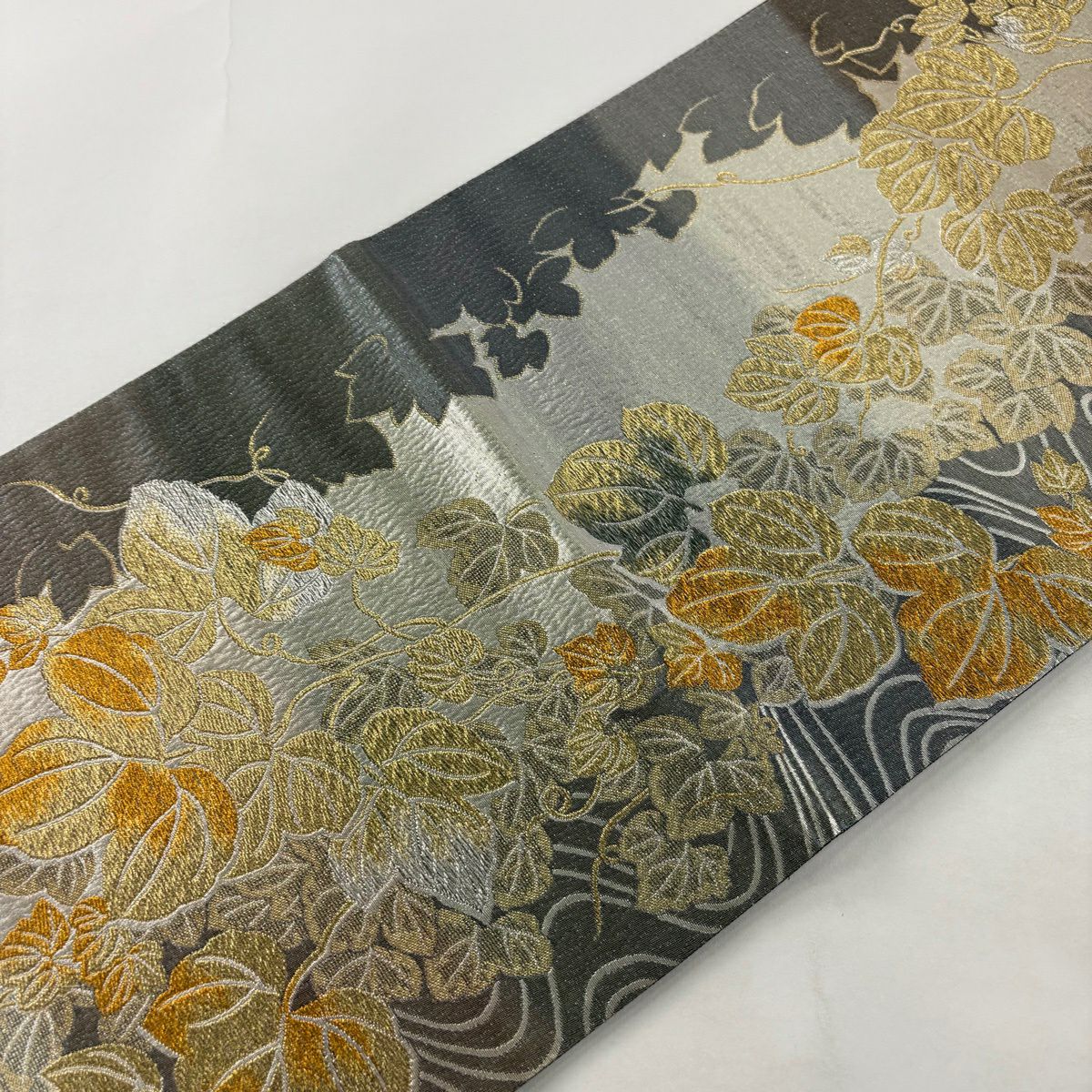 【美品】 袋帶 名品級 献上蔦風情 蔦 流水 金銀彩 金金箔 灰綠 六通 純蠶絲