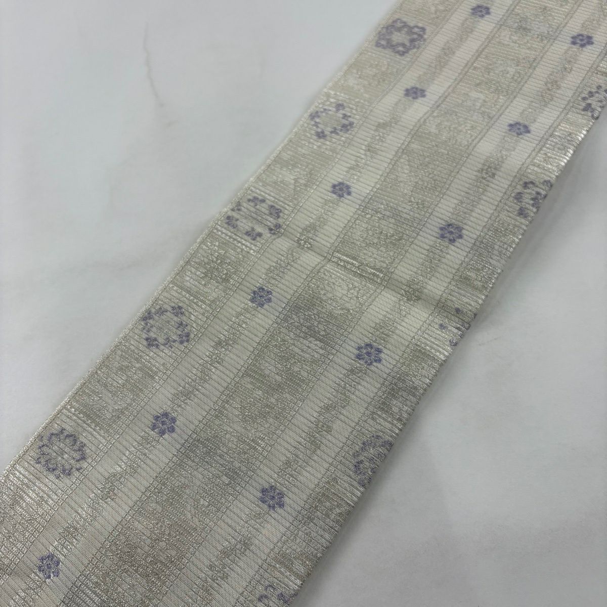 【美品】 名古屋帶 名品級 夏帶 絽 花 縞 刺繡 銀線 灰白 純蠶絲