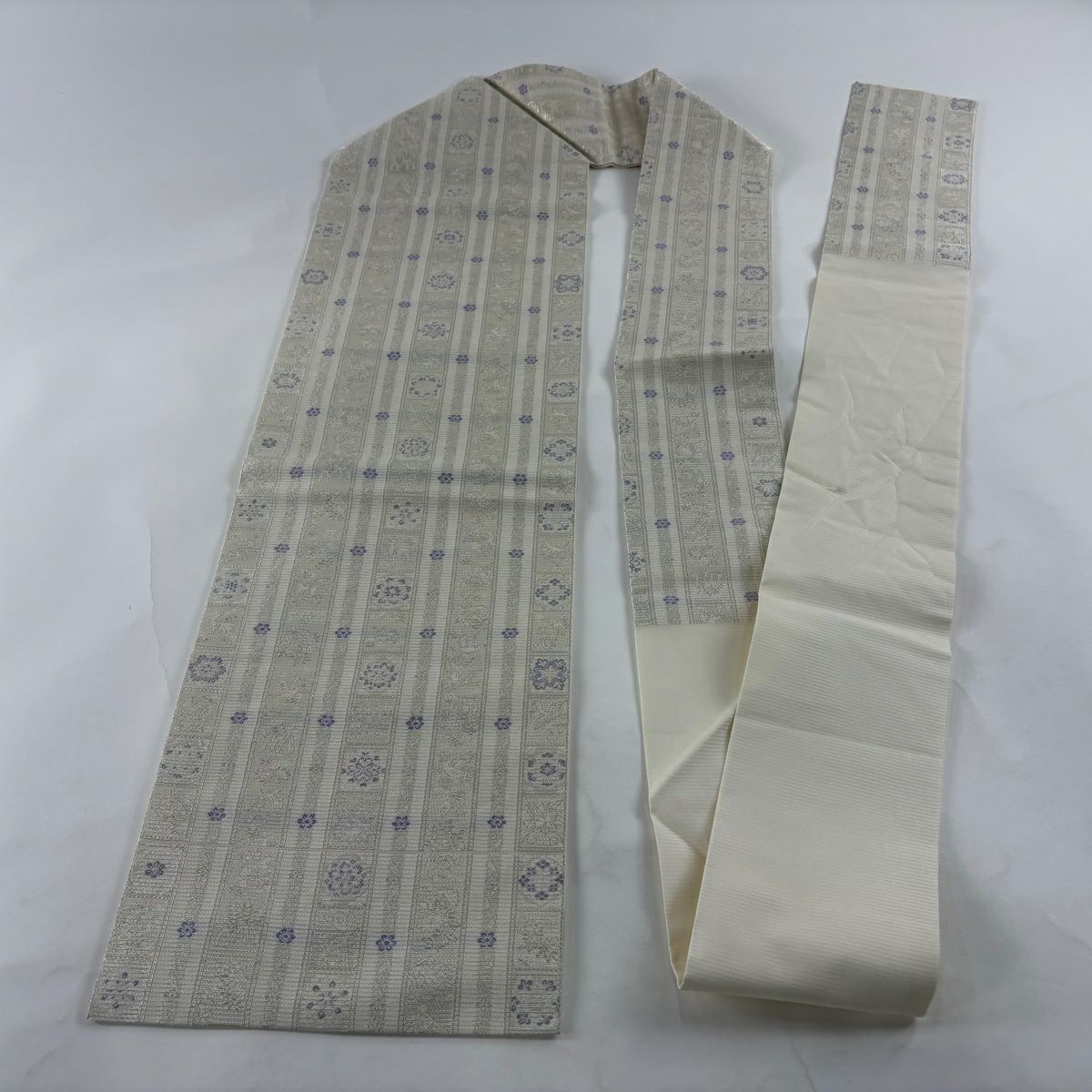 【美品】 名古屋帶 名品級 夏帶 絽 花 縞 刺繡 銀線 灰白 純蠶絲