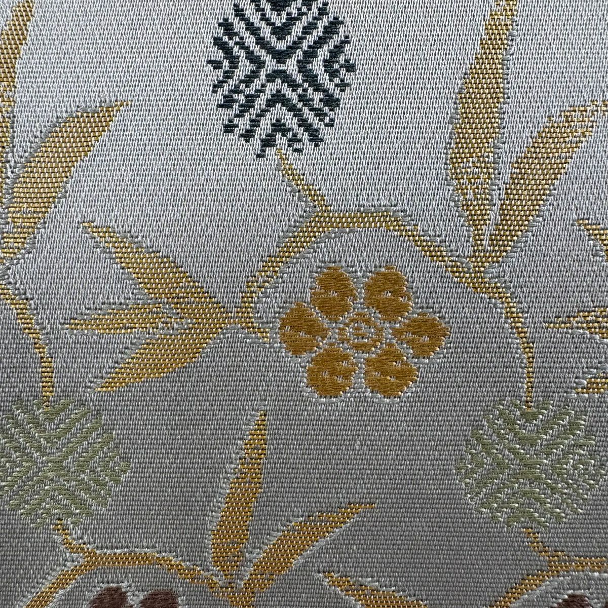 【美品】 袋帶 名品級 金金箔屋清兵衛 落款 西陣織 笹蔓 花丸紋 金金箔 刺繡 灰色 六通 純蠶絲