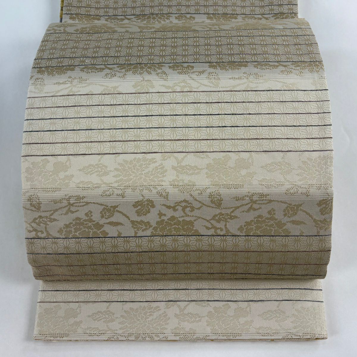 【美品】 袋帶 名品級 雙面 花唐草紋 麻葉 金華山織 刺繡 米色 大鼓圖案 純蠶絲
