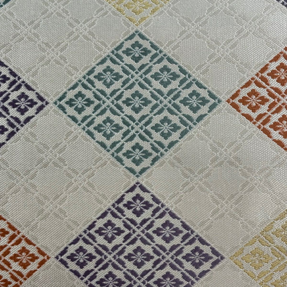 【美品】 名古屋帶 名品級 菱 花菱 刺繡 金線 灰白 純蠶絲
