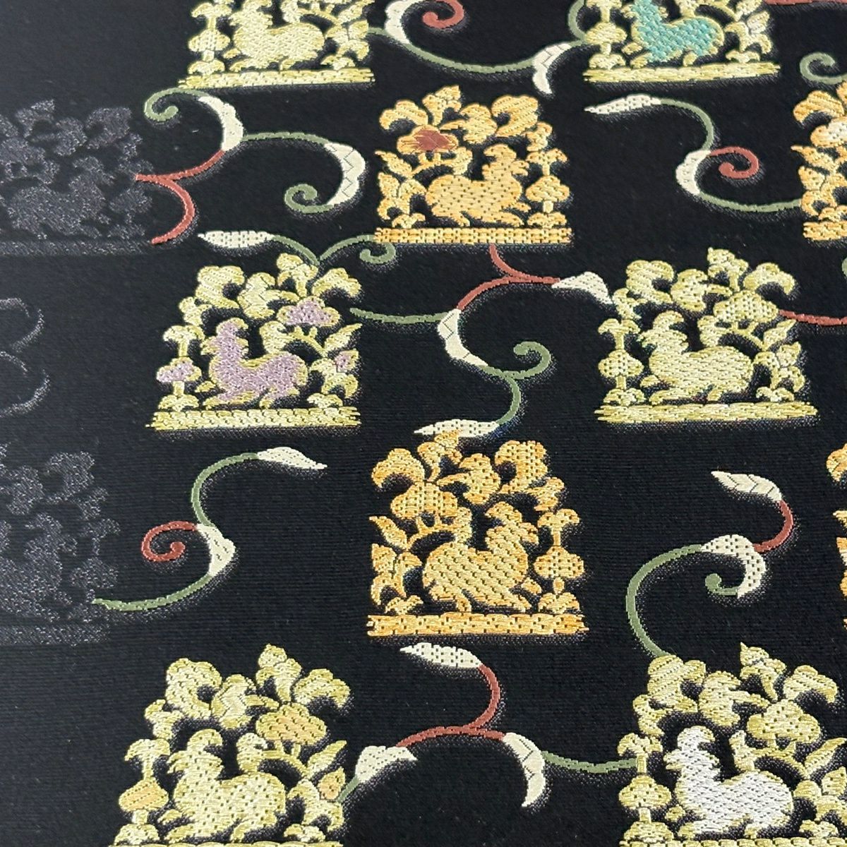 【美品】 袋帶 名品級 花兔 唐草紋 金絲 黑 六通 純蠶絲