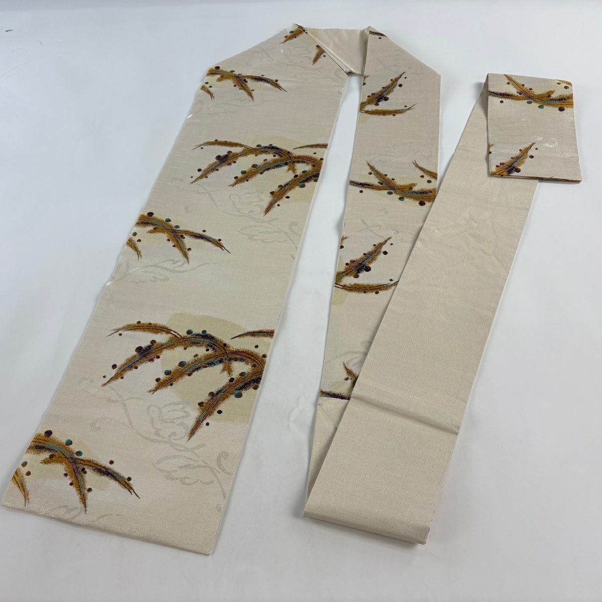 【美品】名古屋帶 名品級 葉 幾何學 金絲 金金箔 奶油色 純蠶絲