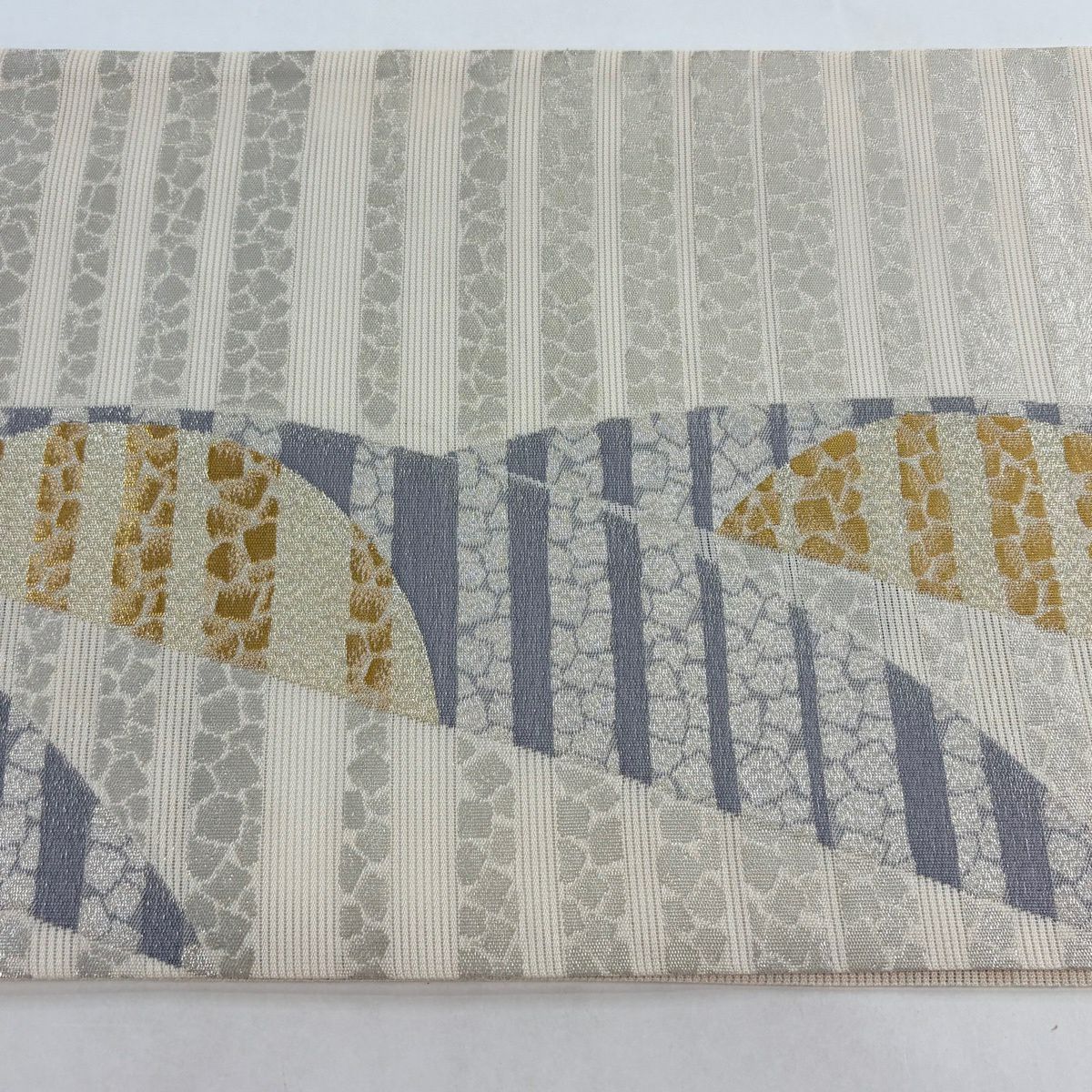 【美品】 袋帶 名品級 夏帶 絽 縞 幾何學 金金箔 奶油 六通 純蠶絲