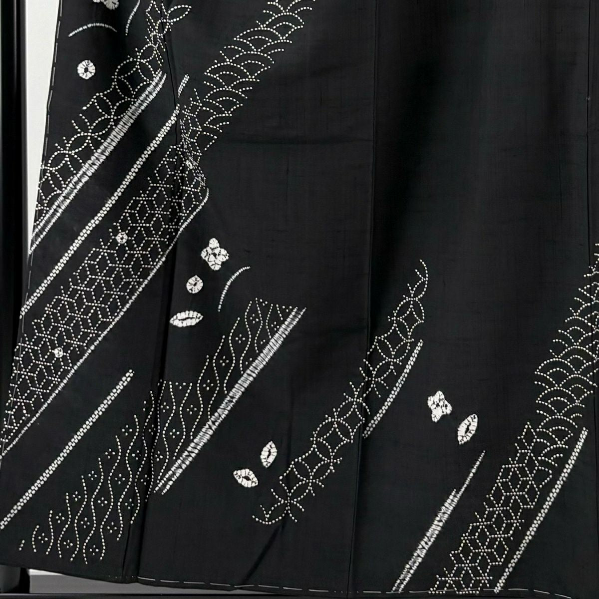 【美品】訪問服 身長156cm 袖長63cm S 雙層 紬織織 花 有職紋樣 刺繡絞染 黑 純蠶絲 名品級